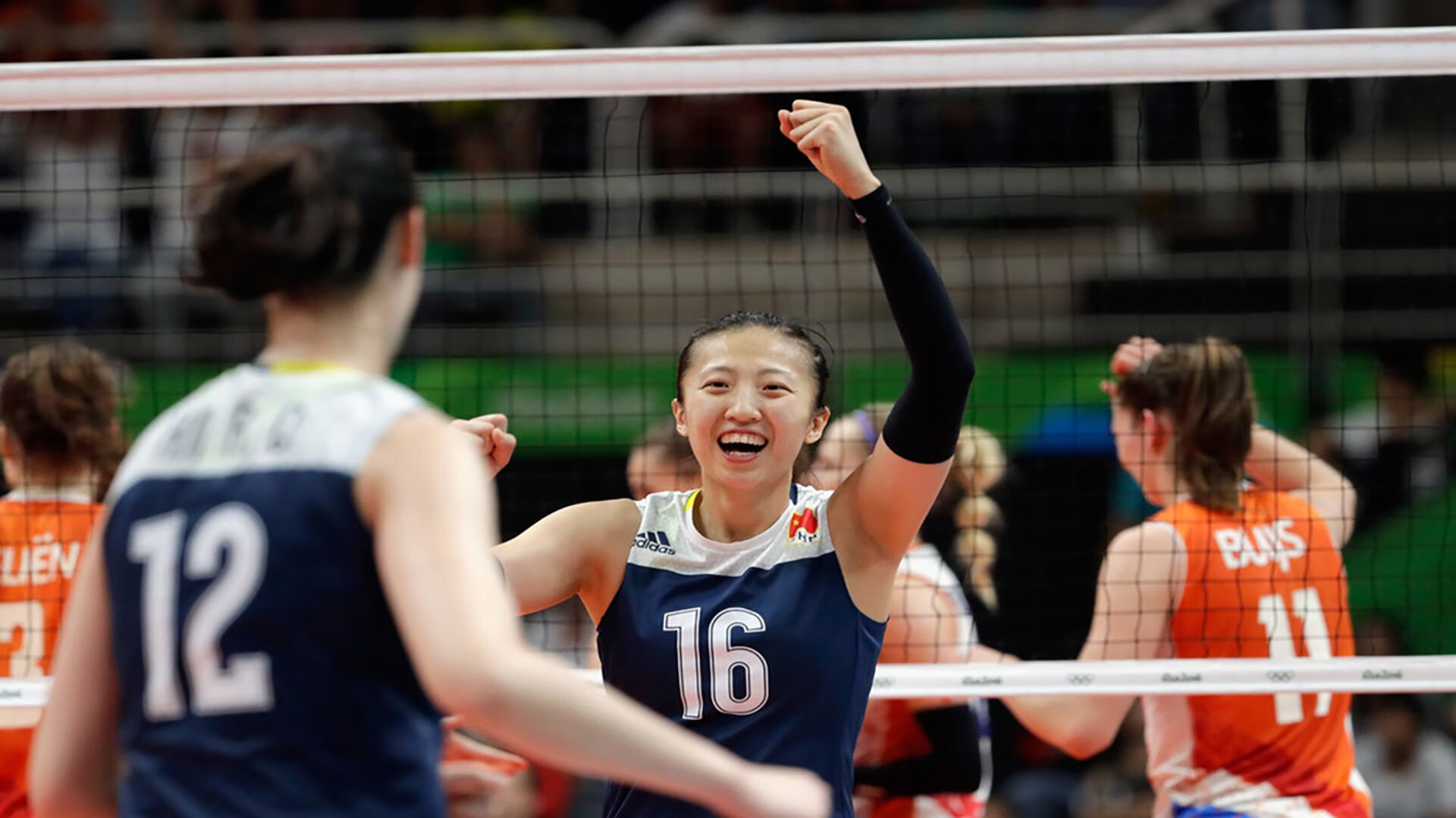 开云平台-致敬与较量，武磊列队欢迎德布劳内，绿茵场上风度的最高级表达，致敬与较量，武磊列队欢迎德布劳内，绿茵场上风度的最高级表达